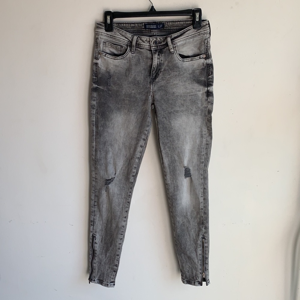 ZARA BASIC Z1975 Denim Mrs. Black Shade Jeans